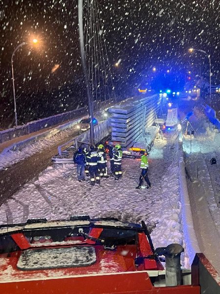 LKW Unfall (Bild 1)